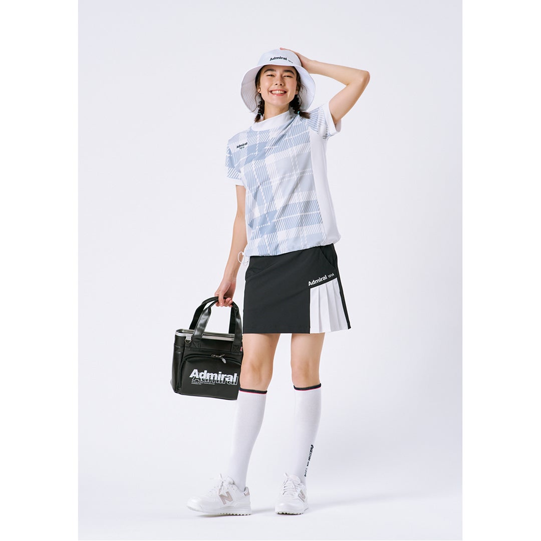 アドミラルゴルフ Admiral GOLF レディース 透け防 サイドプリーツスカート ADLA616 ブラック モデル着用1