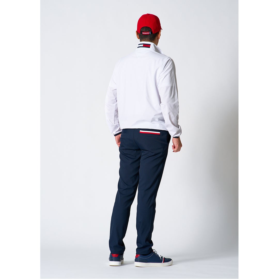 トミーヒルフィガーゴルフ Tommy Hilfiger Golf メンズ ウィンドジャケット THMA601 ホワイト モデル着用2