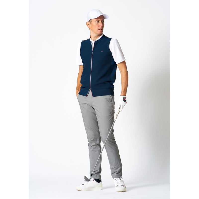 TommyHilfigerGolf トミー ヒルフィガー メンズ ゴルフウェア ベスト THMA611ネイビー モデル着用1