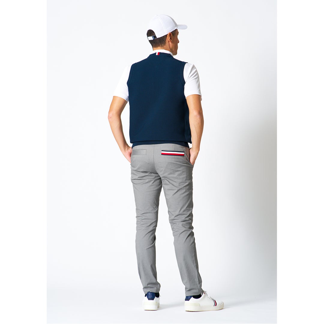 TommyHilfigerGolf トミー ヒルフィガー メンズ ゴルフウェア ベスト THMA611ネイビー モデル着用2