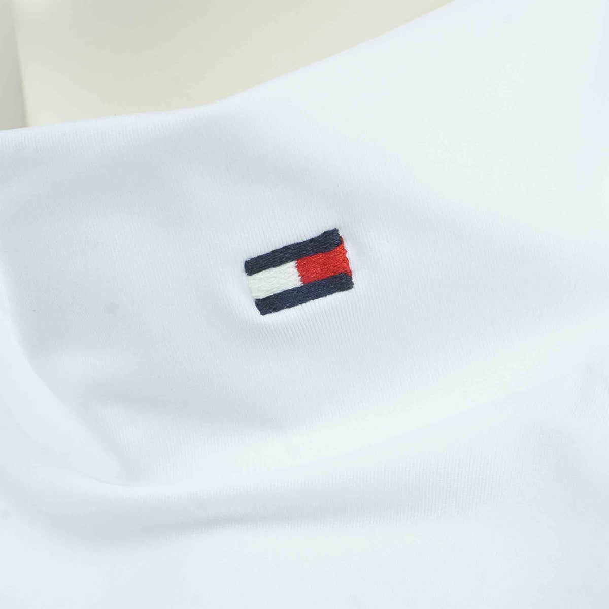 【吉田優利プロ着用（衿高6cm）】[トミー ヒルフィガー ゴルフ] TOMMY HILFIGER GOLF レディース モックネック メッシュインナーシャツ　THLA687　ホワイト　詳細4