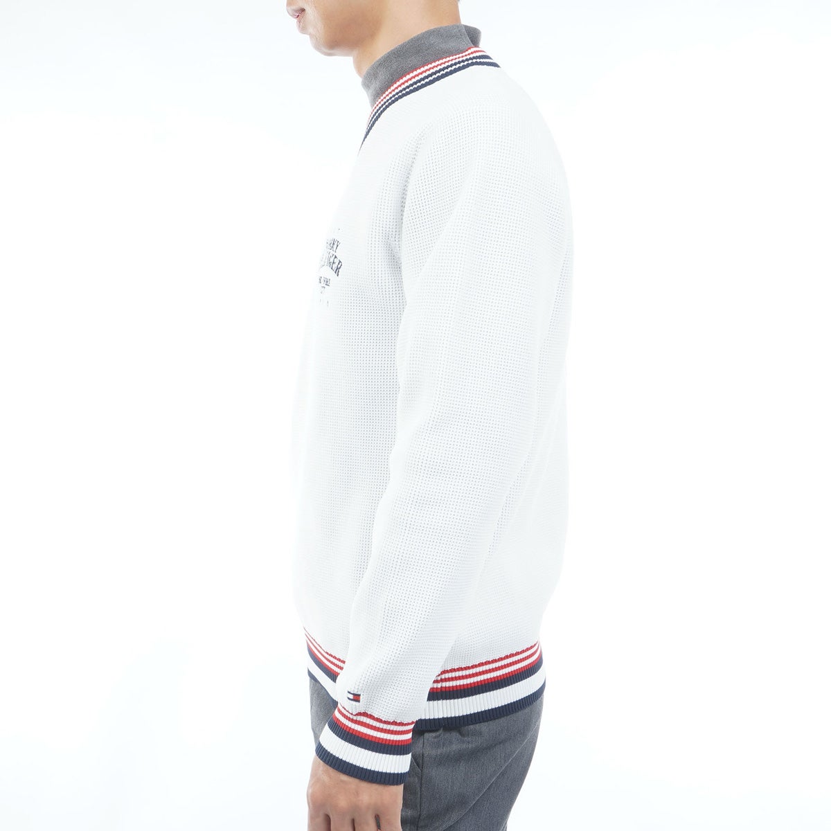 【吉田優利プロ着用（衿高6cm）】[トミー ヒルフィガー ゴルフ] TOMMY HILFIGER GOLF メンズ 撥水 Vネック チルデンニット　THMA651　オフホワイト　詳細2