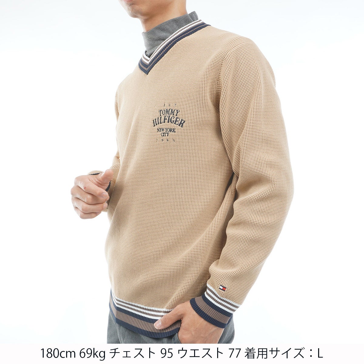 【吉田優利プロ着用（衿高6cm）】[トミー ヒルフィガー ゴルフ] TOMMY HILFIGER GOLF メンズ 撥水 Vネック チルデンニット　THMA651　ベージュ　詳細1