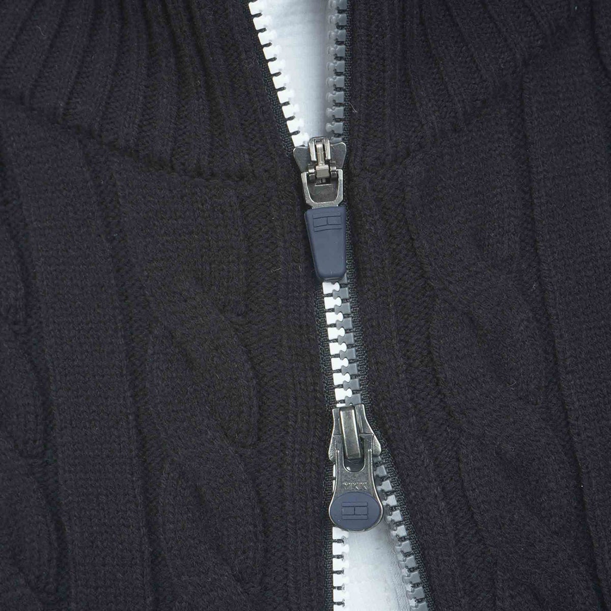 [トミー ヒルフィガー ゴルフ] TOMMY HILFIGER GOLF メンズ ケーブル柄 ニットジャケット　THMA668　ブラック　詳細7